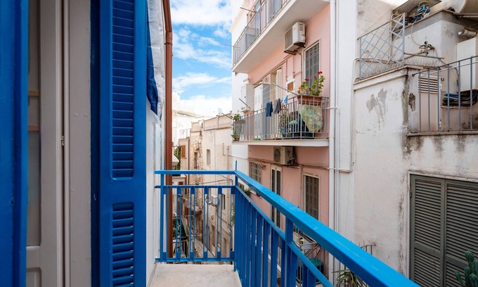 Mola di Bari Wohnung | Apartment 'Don Gabriele' with Private Terrace and Air Conditioning
