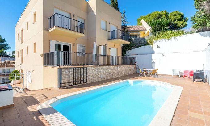 Segur de Calafell Wohnung | Ferienwohnung 'Dorada 2-3' mit Gemeinschaftspool, privater Terrasse und Wi-Fi