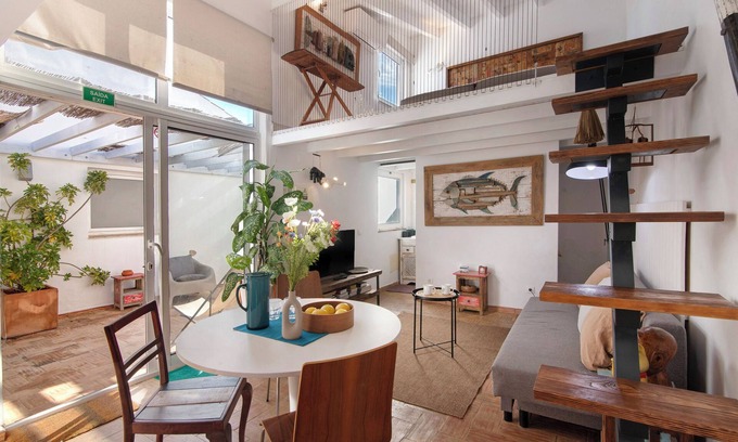 Vila Real Santo Antonio Wohnung | Ferienwohnung 'Estúdio Casa Do Limoeiro' mit privatem Garten, Wi-Fi und Klimaanlage