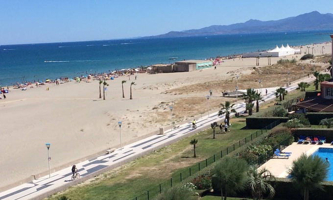 La Cote Radieuse Wohnung | Wohnung mit Blick auf das Meer und den Strand mit Blick auf Teich und Berg