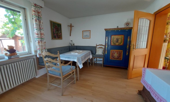 Munchen District Wohnung | Ferienwohnung Grünwald" mit Privatem Garten und WLAN