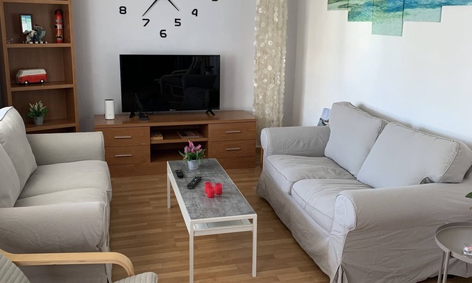 Almunecar Wohnung | Apartment 4 personen, nur 15 minuten vom meer entfernt.