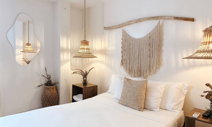 Historic Center Wohnung | Apartment in the historic center, one block from the beach and Parque Los Novios.