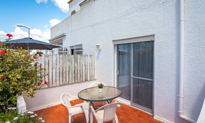 Vale de Centianes Wohnung | Ferienwohnung 'Isabel' mit Bergblick, privater Terrasse und Wi-Fi