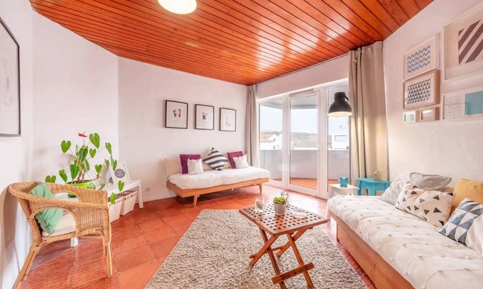 Praia das Macas Wohnung | Apartment 'Mar E Serra I' with Balcony and Wi-Fi