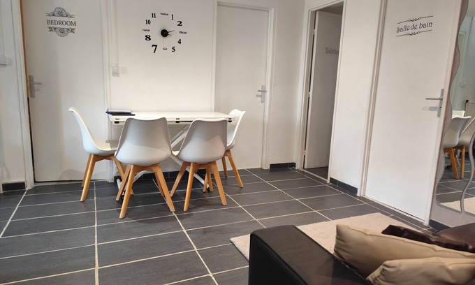 Noisy-le-Grand Wohnung | Logement Familiale proche Disney et Paris , 4 adultes et un enfant