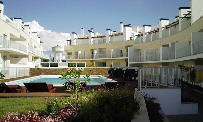 Santa Luzia Wohnung | Apartment next to the beach in condo with indoor and outdoor pool