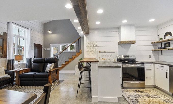 Sugarcreek Wohnung | Modern Farmhouse Apartment in Sugarcreek!