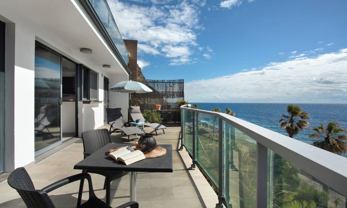 Jardim do Mar Wohnung | Ferienwohnung 'Original Wave House' mit Meerblick, Wi-Fi und Klimaanlage