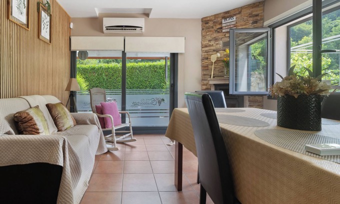 Melgaco Wohnung | Apartment 'Palheiro' with Lake View, Wi-Fi and Air Conditioning