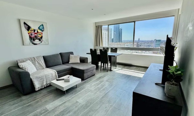 Puteaux Wohnung | Apartment Paris La Défense Eiffel Tower Skyline