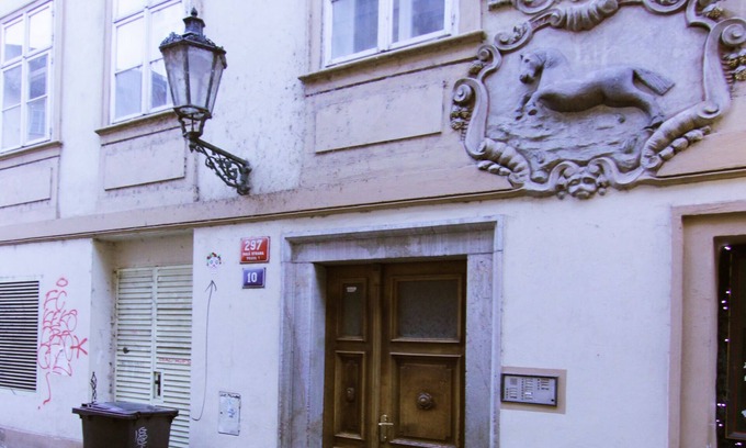 Mala Strana Wohnung | Wohnung Prokopská - ein friedliches Liebhaber-Retreat in der Nähe der Karlsbrücke
