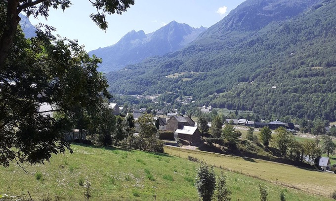 Esquieze-Sere Wohnung | Apartment rental in esquieze-seres hautes pyrénnées