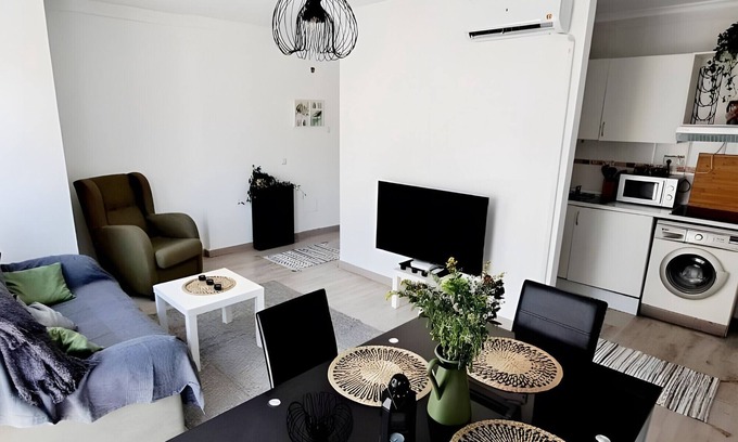 Gamarra Wohnung | Apartment 'Sensi' mit WLAN und Klimaanlage