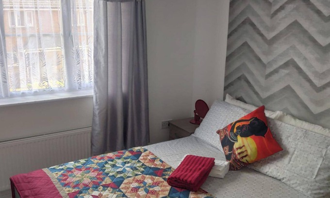 Chadwell Wohnung | Captivating 3-Bed Apartment in Romford