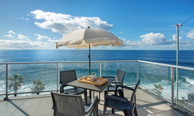 Jardim do Mar Wohnung | Ferienwohnung 'The Wave House - Two Bedroom' mit Meerblick, Wi-Fi und Klimaanlage