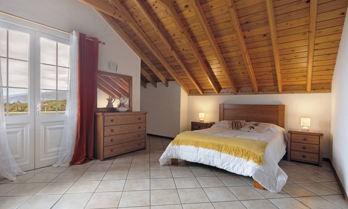 Sao Roque do Pico Wohnung | Ferienwohnung 'Vista Da Baía - Casa Do Aniceto' mit Meerblick, privater Terrasse und Wi-Fi