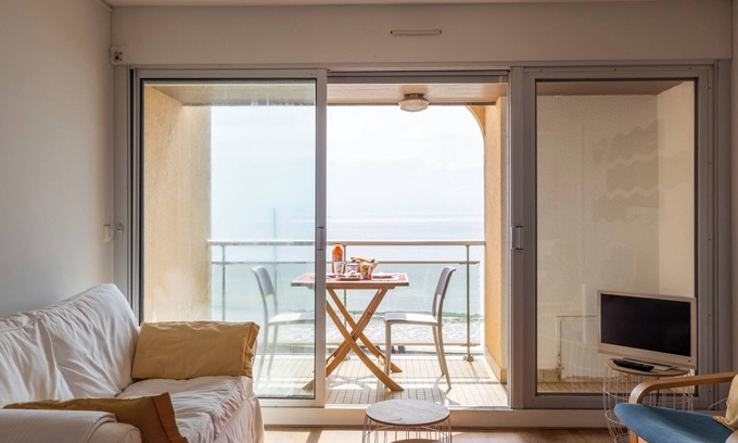 Trebeurden Wohnung | Ferienwohnung 'Vue Mer By Madame Est Servie' mit Meerblick und Balkon