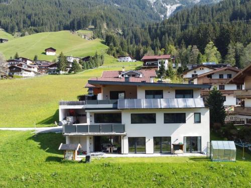 Tux Wohnung | Apartment Wanglblick by Interhome