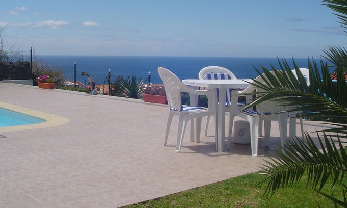 Horta Wohnung | Apartment mit Pool, Golfinhos 2 Schlafzimmer in Horta
