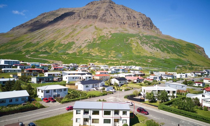 Bolungarvik Wohnung | Apartment with amazing mountain view