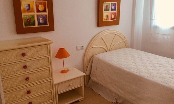Daimuz Wohnung | WOHNUNG MIT SALINISIERTEM SCHWIMMBAD 100 M VOM MEER.