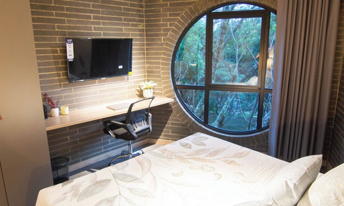 Suramericana Hotel | Apartment with view of the city in Laureles