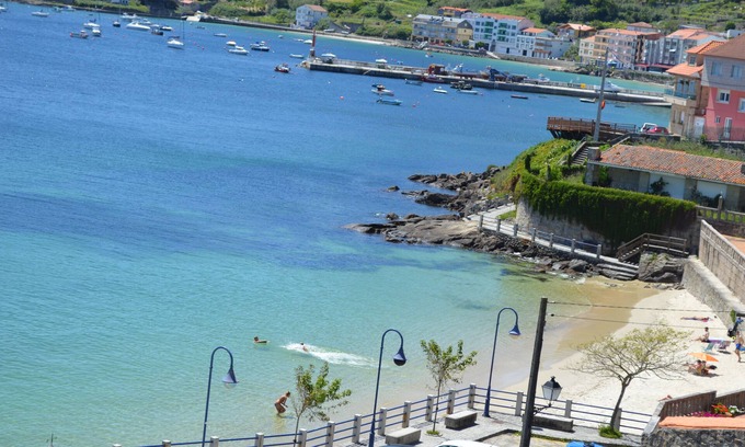 Raxo Wohnung | Wohnung mit WLAN, am Strand mit Pool, Parkplatz und Grill