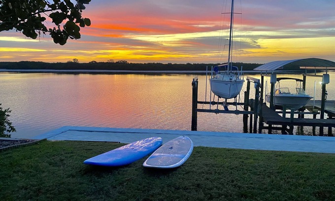 Apollo Beach Haus | Apollo Beach Haus mit Privatstrand! Delphin- und Seekuhliebhaber träumen!