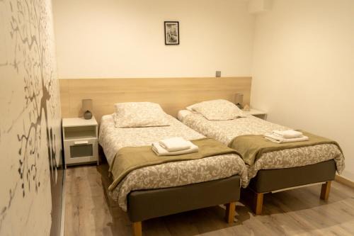 Le Pin Wohnung | Appartement 1-2 pers - Aéroport CDG, Parc Expo, Villepinte - A L'Ombre du Pin "9"