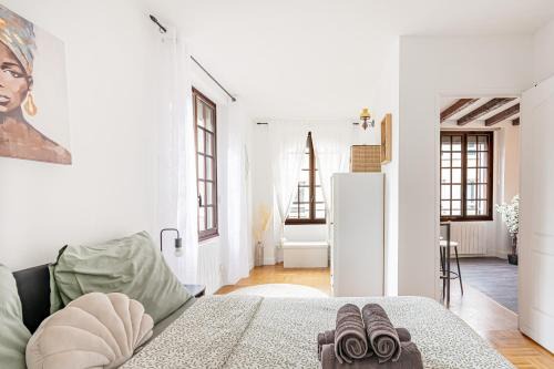 Le Pin Wohnung | Appartement 2 pièces 36m2, CDG Airport, Disneyland Paris, Asterix, Parc des expo, 10min gare de Chelles, Parking gratuit dans la ville