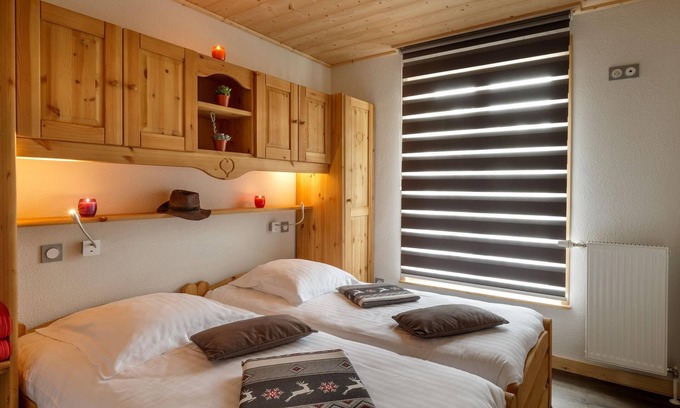 Mijoux Wohnung | TAV25-Apartment-Eigenes Badezimmer-Strassenblick