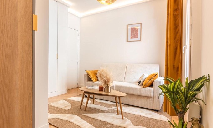 Pere Lachaise Wohnung | Appartement Raffiné avec Jacuzzi et AC - 6P