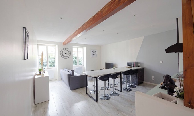 Lons-le-Saunier Wohnung | Appartement Spacieux et Convivial Pour un Magnifique Séjour Entre Amis/familles