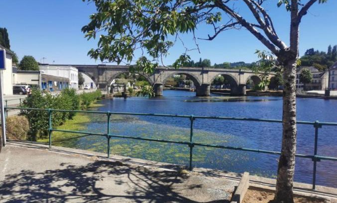 Chateaulin Wohnung | Appartement T3 vue sur rivière, 2 chambres 65M2