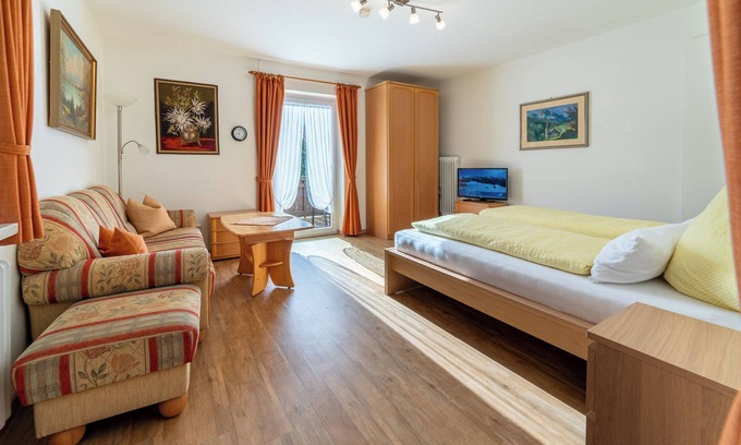 Sankt Valentin Wohnung | Appartement Zellerberg 35 qm, Balkon, Küche, 1 Wohnschlafzimmer, max 2 Personen