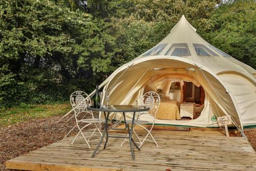 Alkborough Haus | Apple Blossom