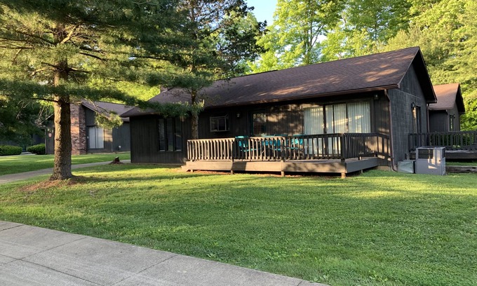 Apple Valley Eigentumswohnung | Apple Valley Lake, Pools and Beaches! Guest passes available for a fee.