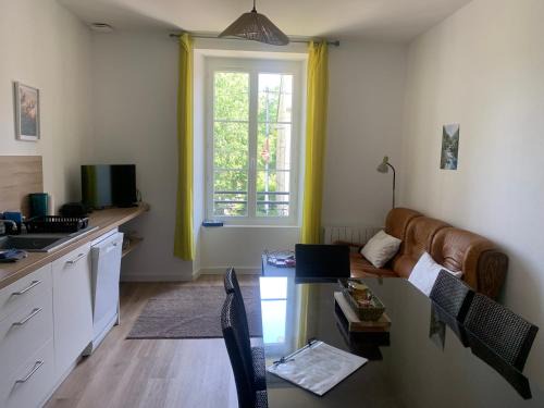 Loures-Barousse Wohnung | Appt 3 ch au 1er avec jardin partagé