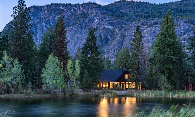 Mazama Kabine | Après Cabin | Designer Lake Cabin
