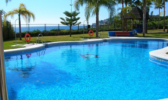 Velilla-Taramay Wohnung | Apt. 1st Line Beach. Klimaanlage. WIFI und