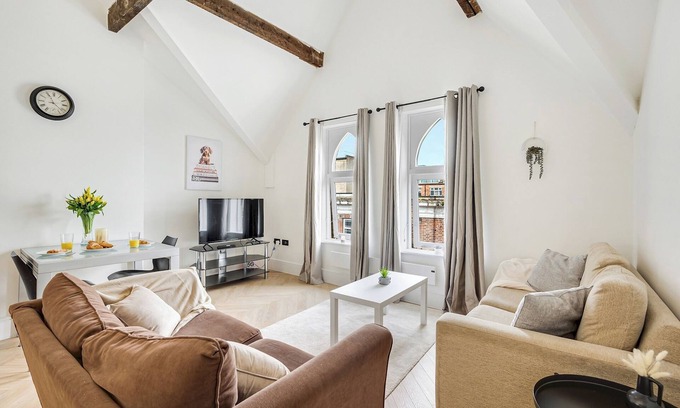 Trafford Wohnung | Apt 2 Causeway · Modern & Spacious Flat in Town| Pass the Keys