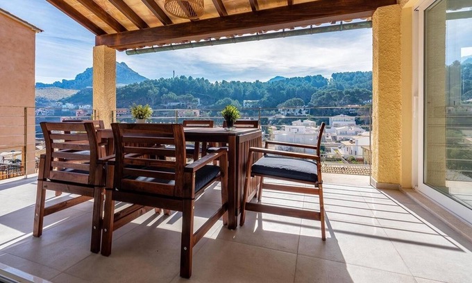 Cala San Vicente Wohnung | apt. Cavall Bernat Near Beach, Balcony With Views, A/C, Wifi, 3 Bedr.