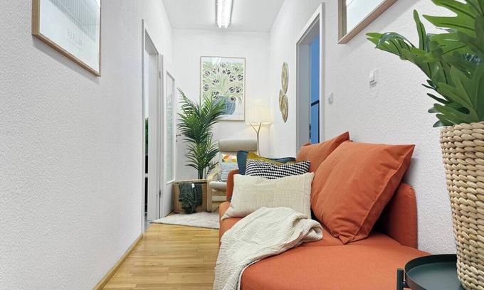Rathaus Wohnung | Apt for 9, walk to Schlossplatz