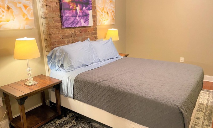 Mid-City Wohnung | Apt in fun/safe area -1blk from StreetCar line to Quarter