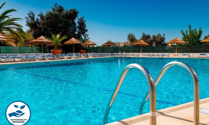 Correeira Wohnung | Apt w/ Pools, Jacuzzi & Sea View, Albufeira