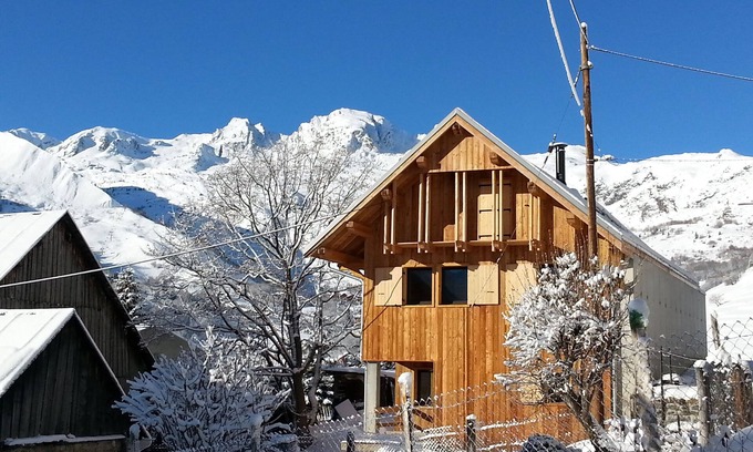 Saint-Sorlin-d'Arves Skihütte | Architektenhaus im Herzen des alten Dorfes