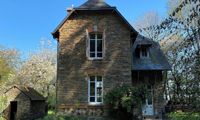 Pipriac Haus | Architect's cottage in 7hectares of private forest