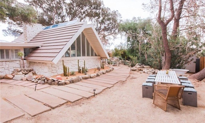 Palm Springs Haus | Architecturally stunning A-Frame desert home. Feat. Pool/Hot Tub/Artist Studio.