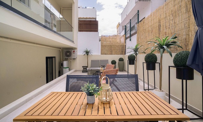 Se Wohnung | Arla Brown Apartment, Wifi, AC, Terrace !New!